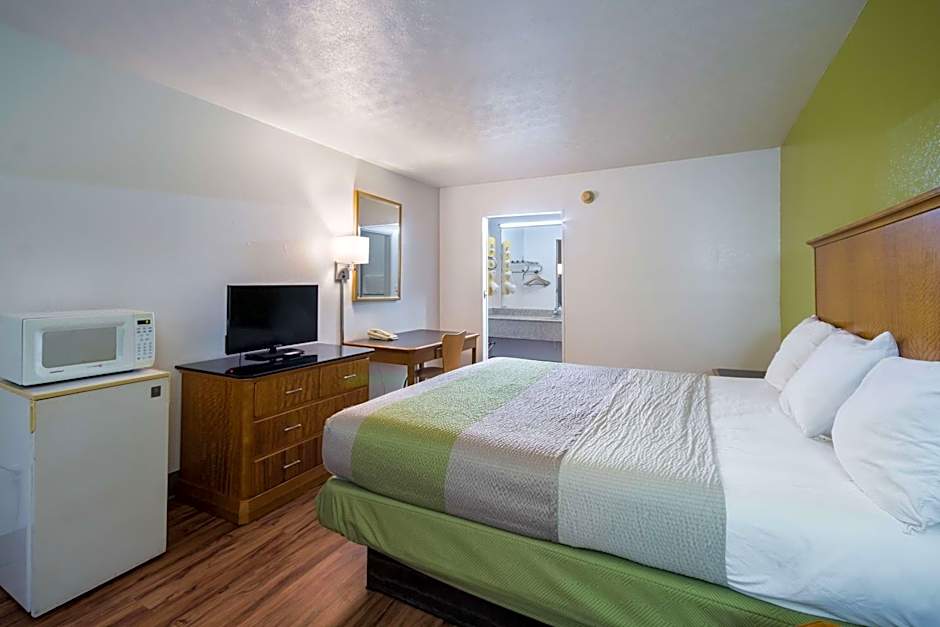 Motel 6-Parkersburg, WV