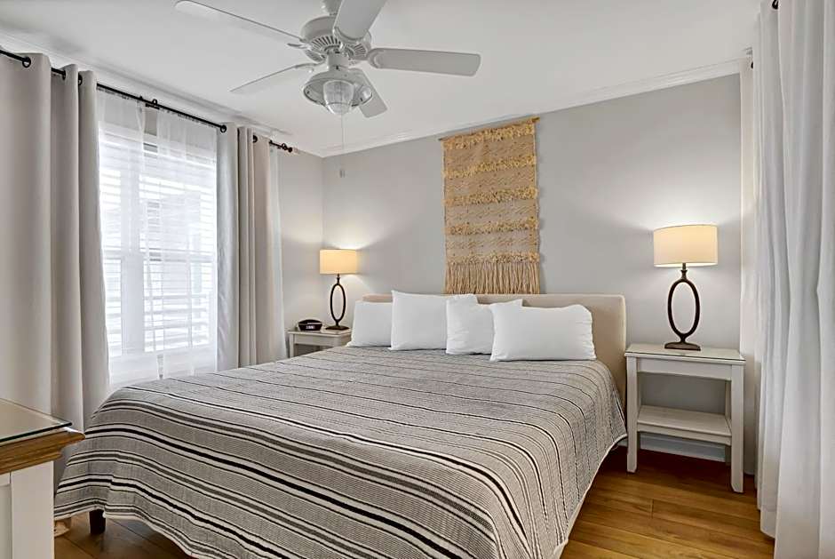 Sandpeddler Inn and Suites