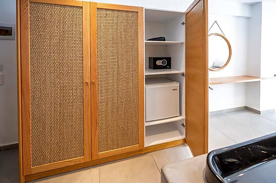 Smy Mediterranean White Santorini