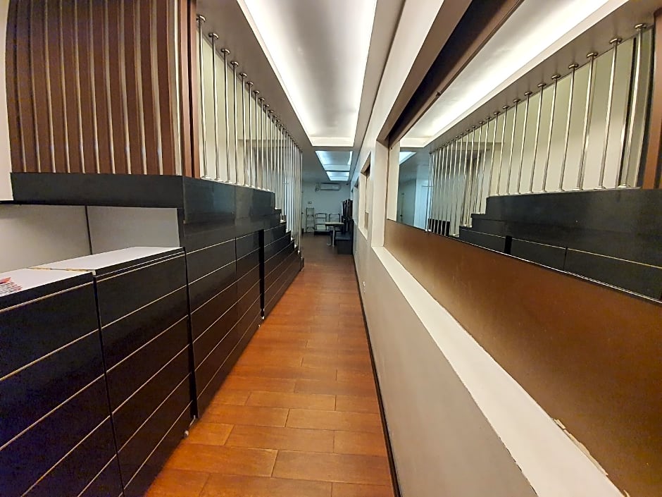 Clover City Center Plus Hotel