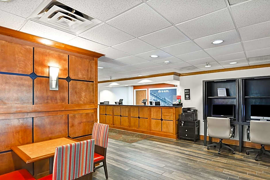 Hampton Inn By Hilton Memphis-Poplar