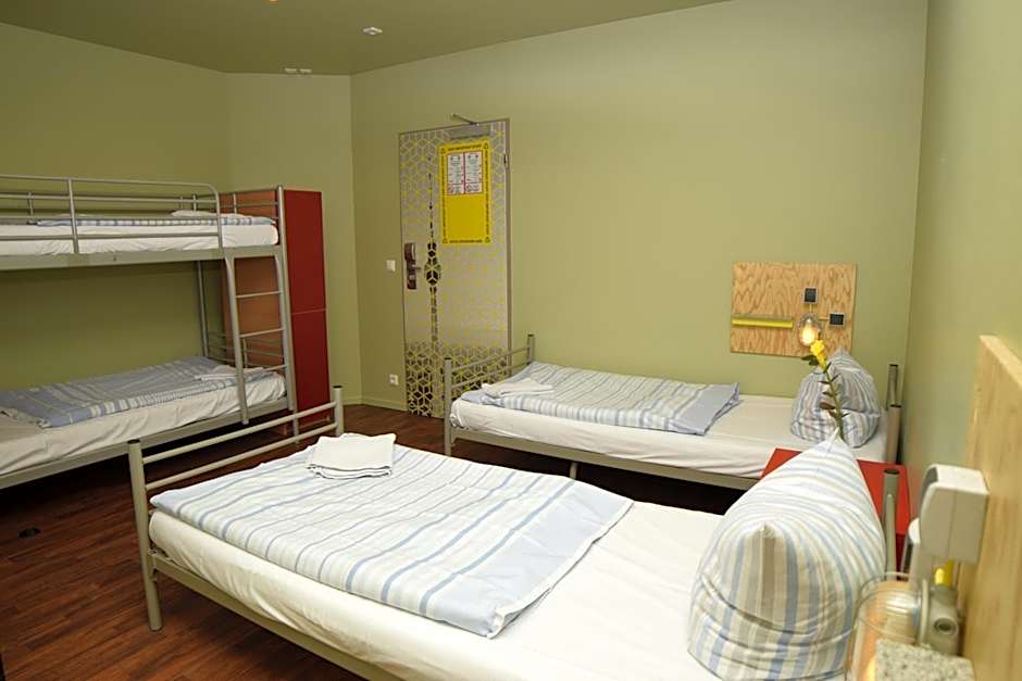 Amstel House Hostel