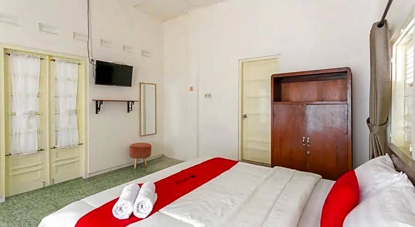 RedDoorz Syariah near Titik Nol Yogyakarta