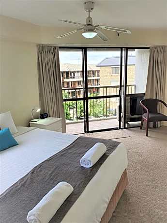 Two Bedroom Low Floor Ocean View Apartment