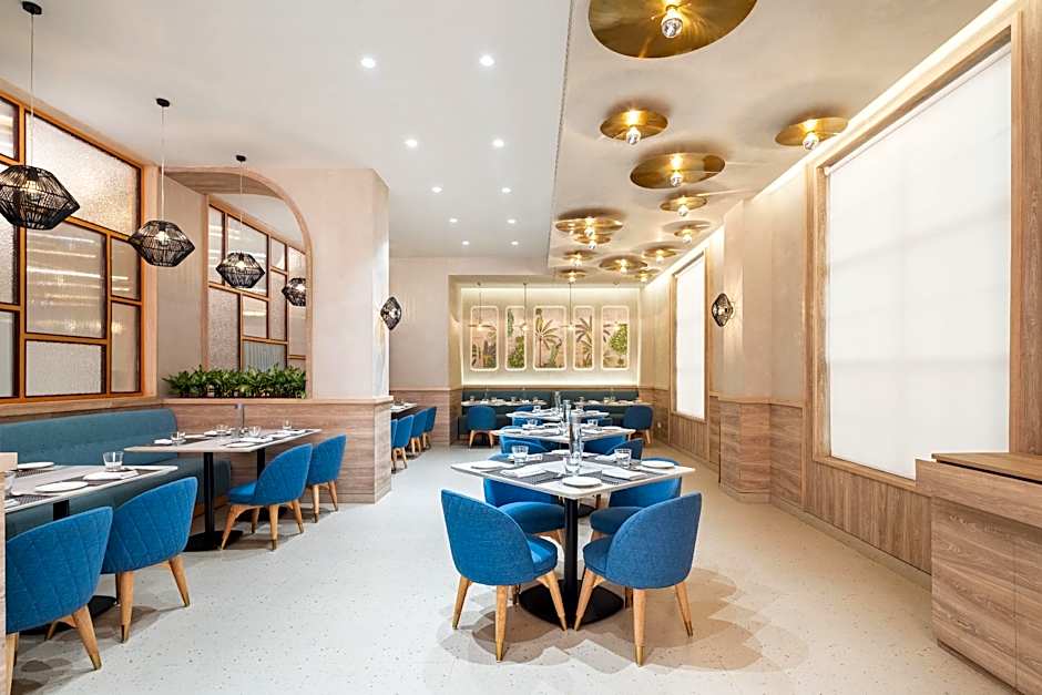 Nidhivan Sarovar Portico