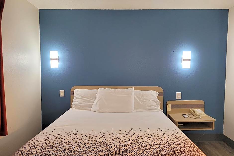 Modern Stay 39 Lakeview By OYO Minonk