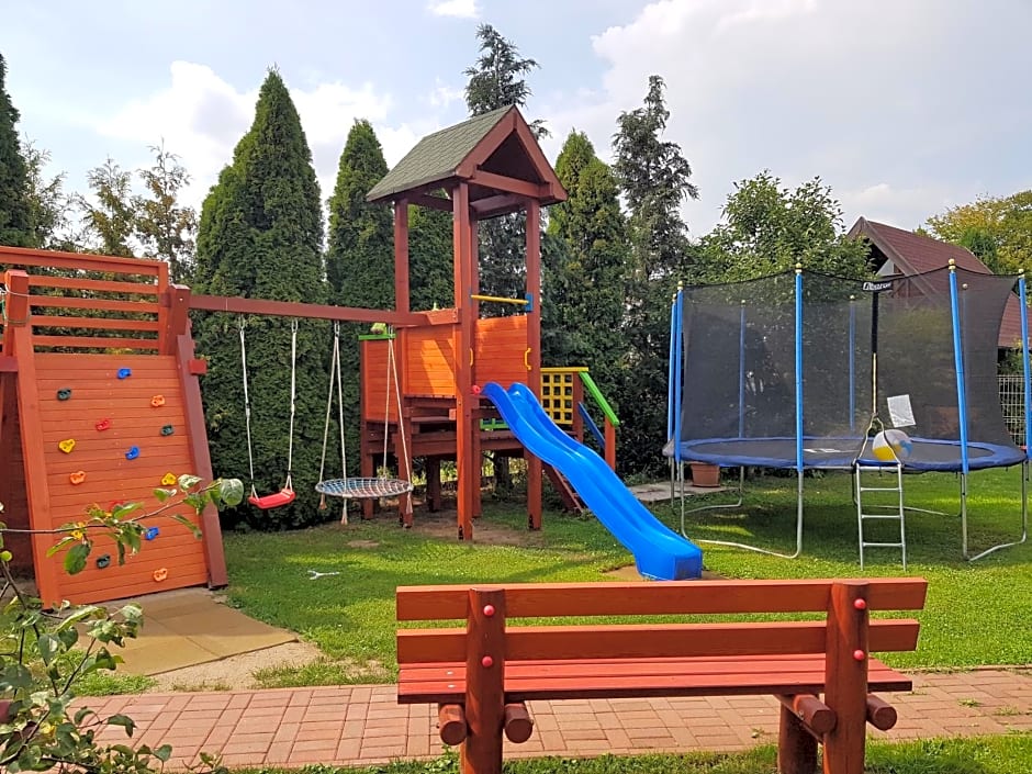 Domki całoroczne "Leśny Zakątek"