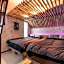 Grand Piano & Shinjuku 5min walk from station