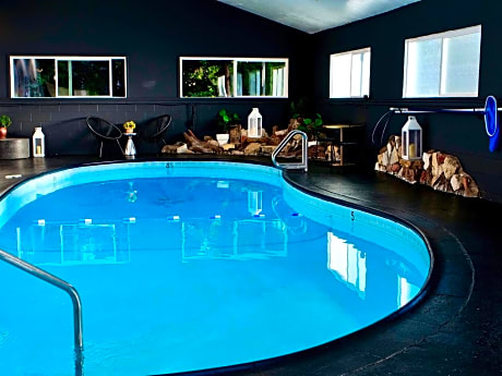 Sierra Blue Hotel & Swim Club