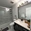 Lux Modern 2BR Radiant Suite+Free Parking