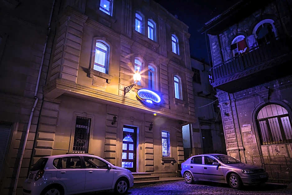 Premier Old Gates Hotel