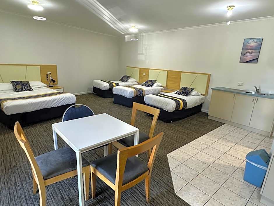 Jacksons Motor Inn