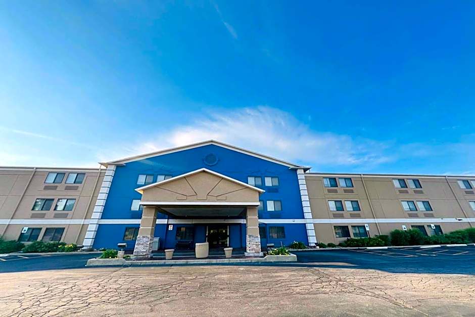 AmericInn by Wyndham Glendale/Milwaukee