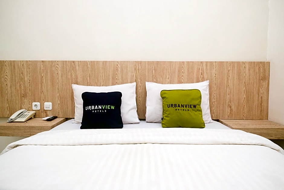Urbanview Hotel DJ Inn Tegal