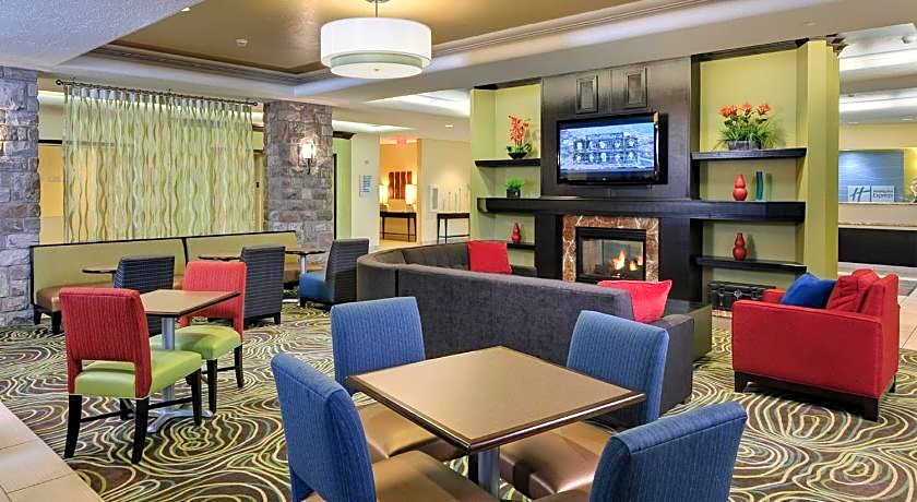 Holiday Inn Express Hotel &amp; Suites Saginaw By IHG