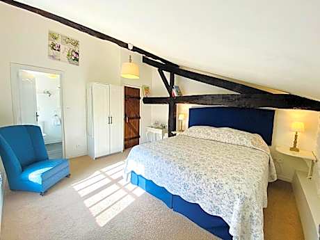 Queen Room with Pool View