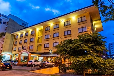 Hotel Pinares Plaza
