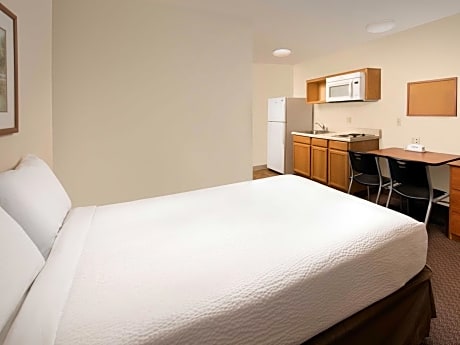 Queen Room - Disability Access/Smoking