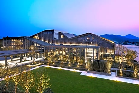 Hilton Ningbo Dongqian Lake Resort
