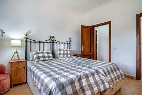 Villa with Garden View