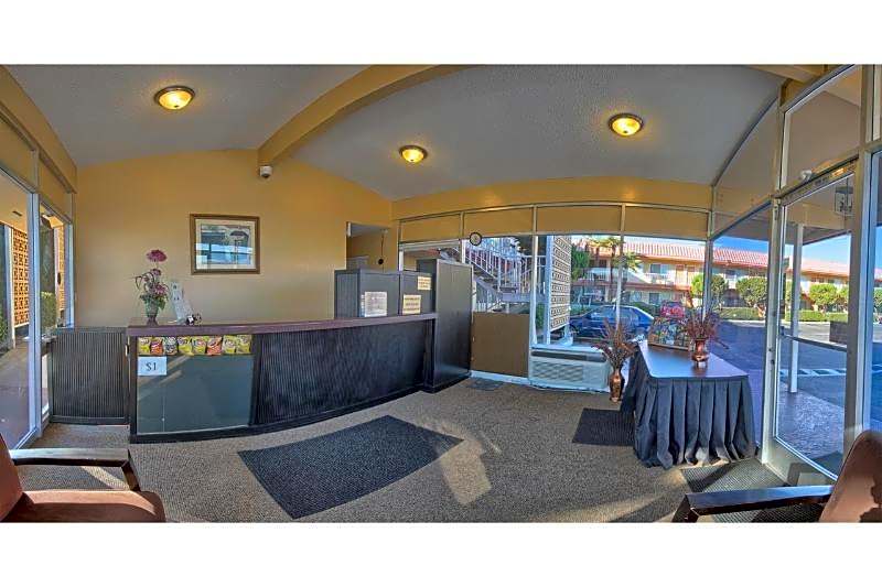 Relax Inn And Suites