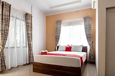 RedDoorz Syariah near Stadion Teladan Medan