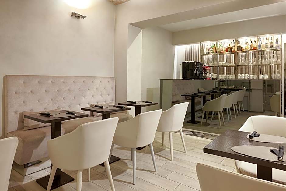Terrace Pantheon Relais
