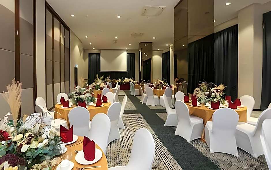 D ELEGANCE GRAND BANDAR SERI ALAM