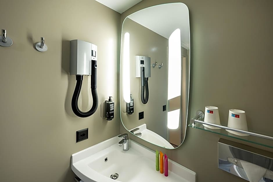 ibis Geneve Centre Lac