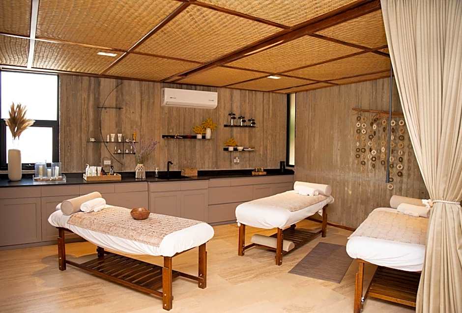 Hotel Andana Winery & Spa