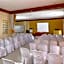 OYO 187 The Maxwell Hotel