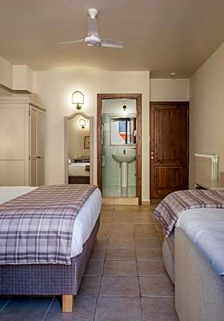 Triple Room with Balcony