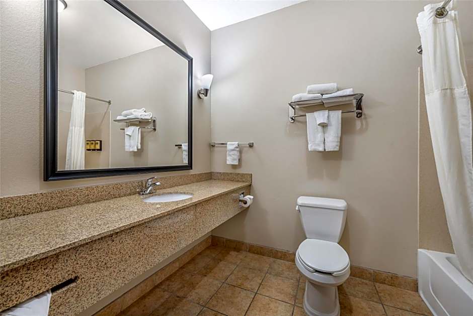 Best Western Plus Eastgate Inn & Suites