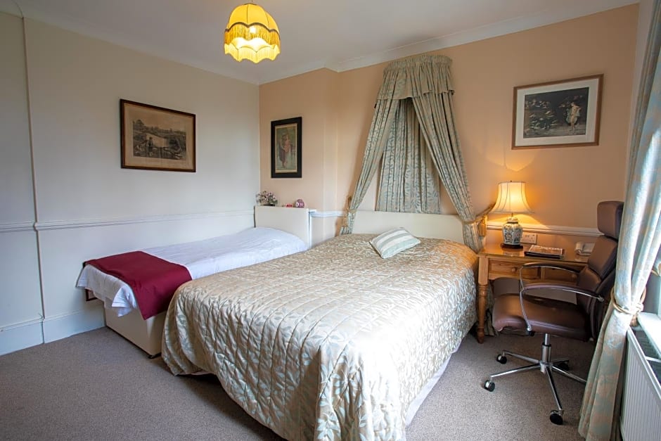 Fines Bayliwick Hotel