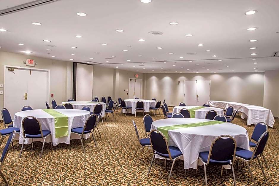 Greeneville Inn And Suites