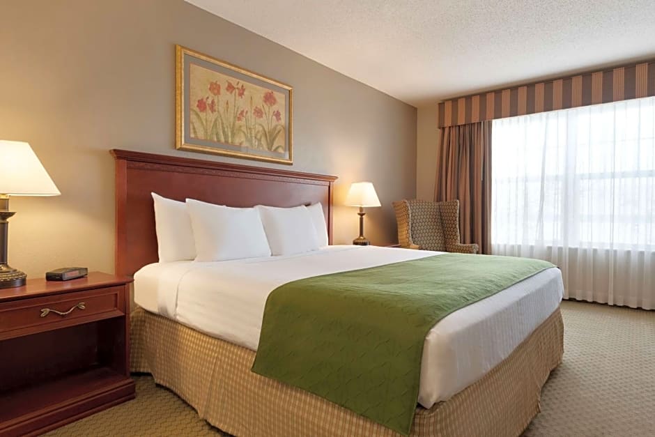 Country Inn & Suites by Radisson, St. Cloud East, MN