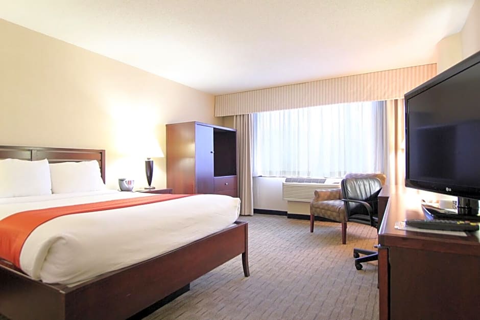 Ramada by Wyndham Minneapolis Airport - Eagan