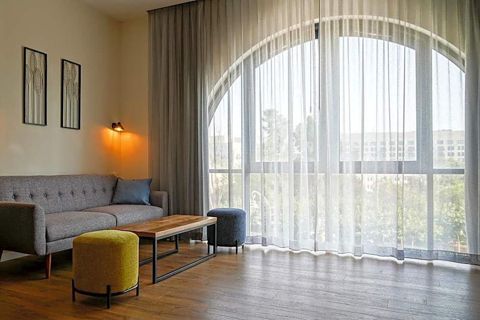 Apartique Hotel