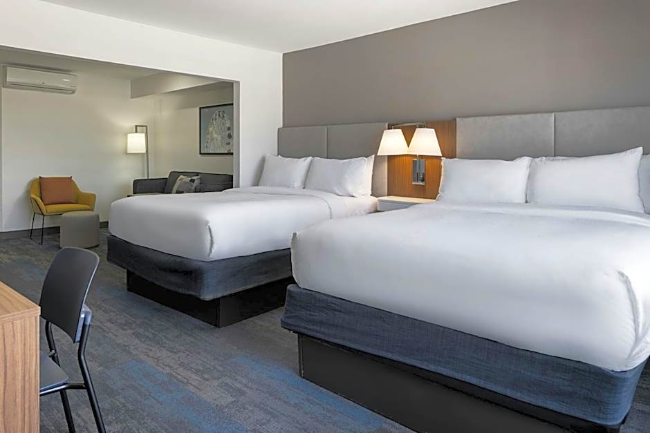 City Express by Marriott Spring