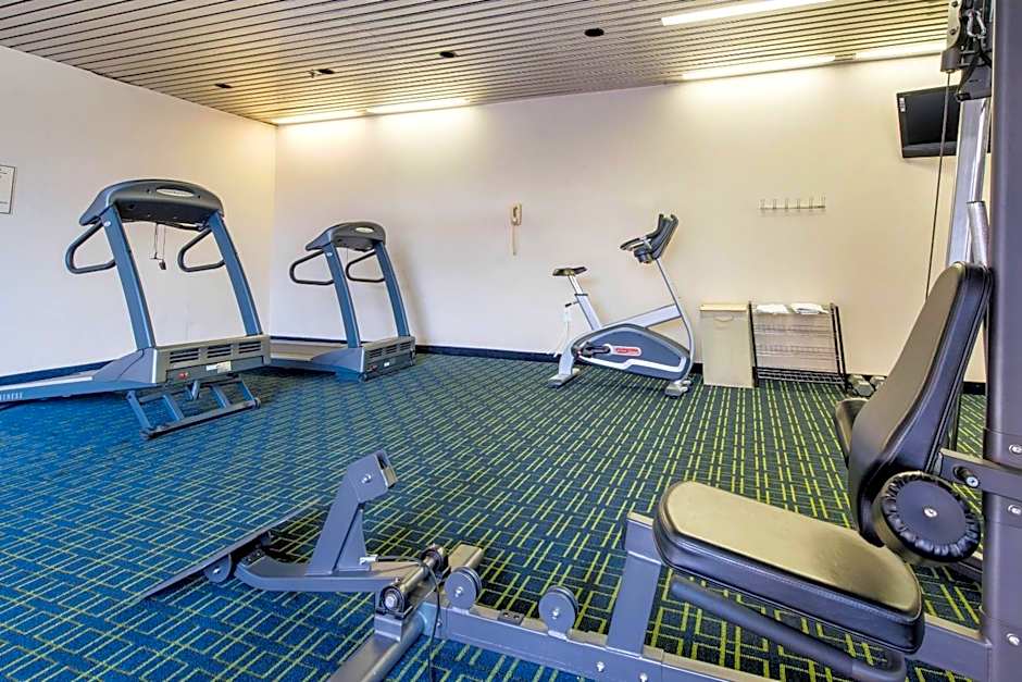 Quality Inn & Suites Charleston - Civic Center