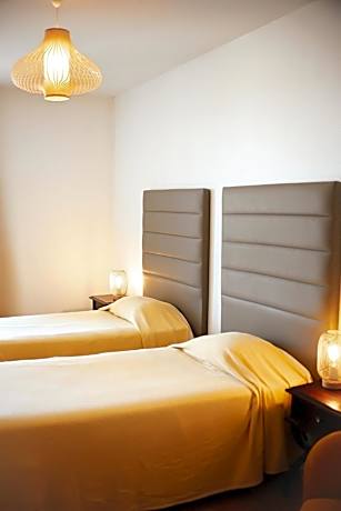 Suite with Two Single Bed with Balcony