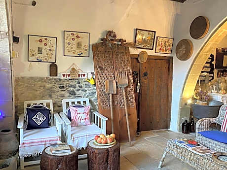 Stratos ArtDeco House