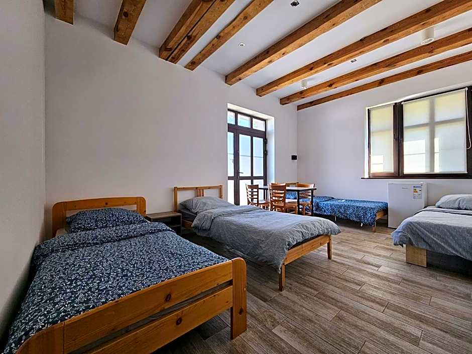 Foto 1 dari 4 — Quadruple Room