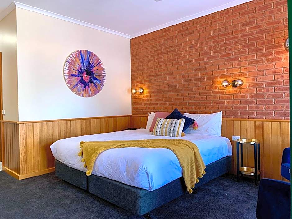 Golden River Motor Inn