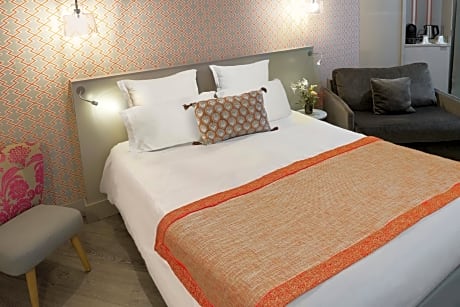 Superior Queen Room with Sofa