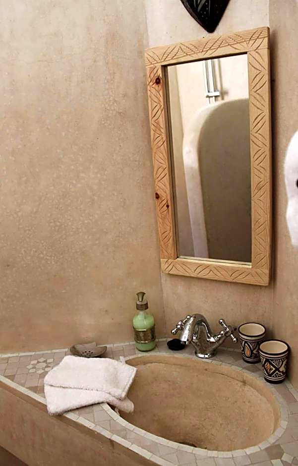 Jennat El Mossafir-Riad privé avec services