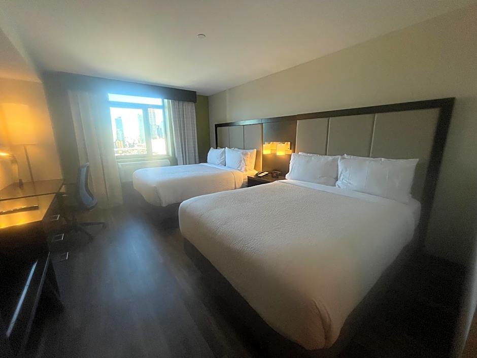 Holiday Inn Express Long Island City E New York By IHG