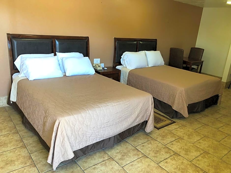 Toppers Motel