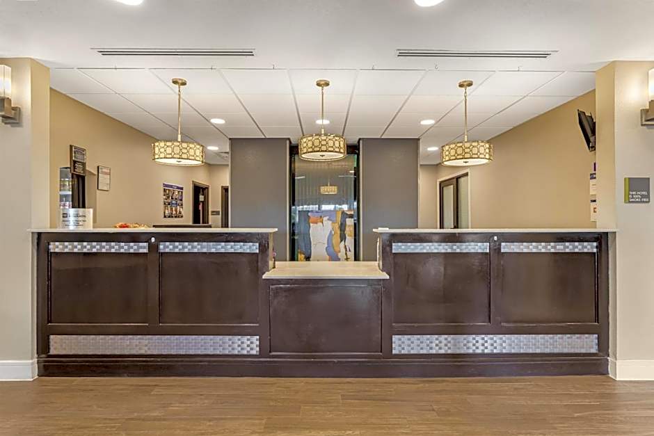 Best Western Plus Bay City Inn & Suites