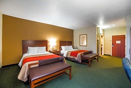 2 Queen Beds, Suite, Nonsmoking